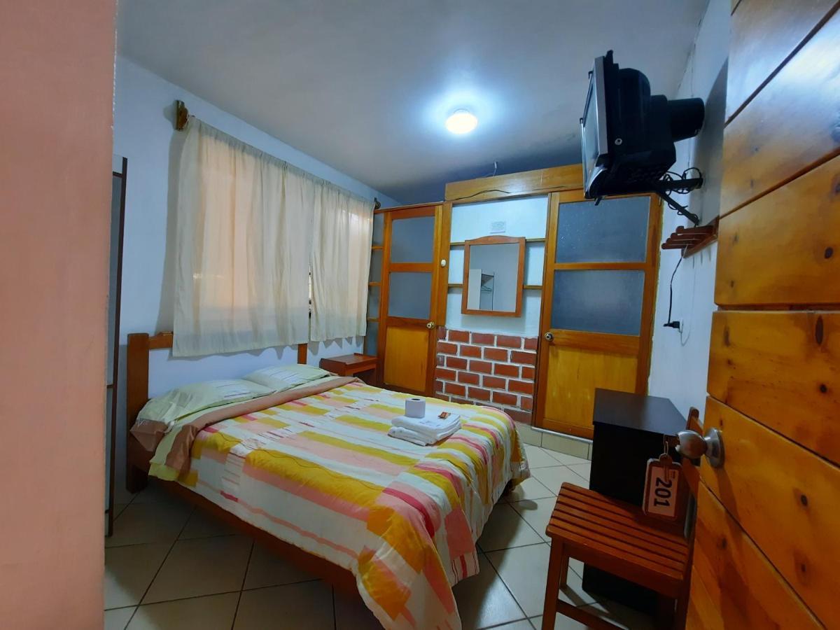 Hostal Dulzura Caraz Exterior photo